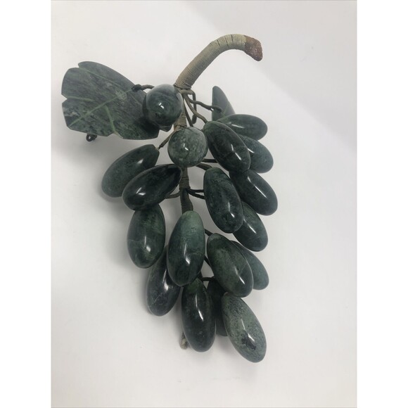 Vintage Chinese Jade Carved Grapes 20th Century - Picture 6 of 11